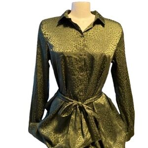 💎 Elegant Green Leopard Print Women's Top Size M